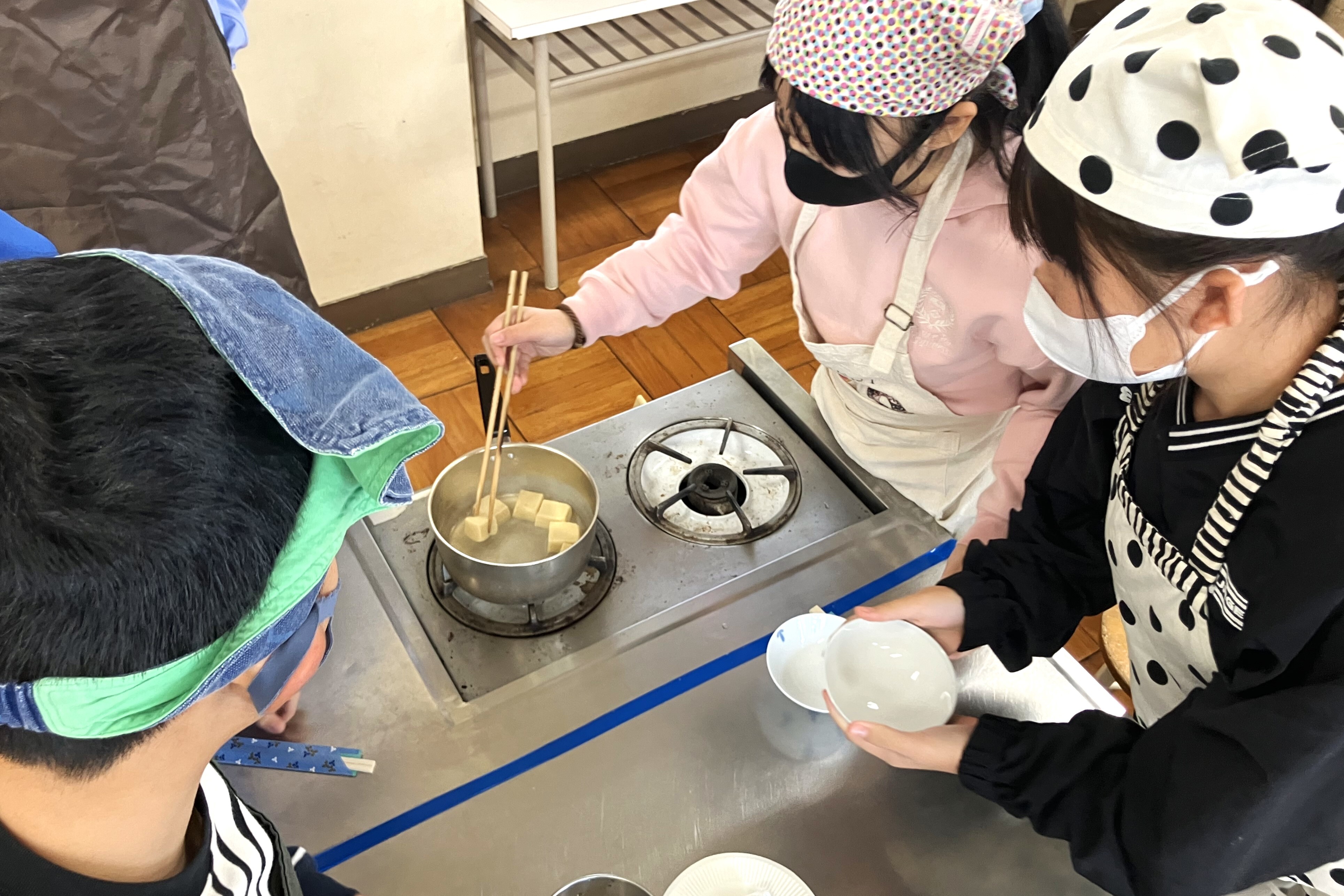 大阪で乾物を使った食育授業を実施 ～「こうや豆腐」「海苔」をテーマに授業を展開～